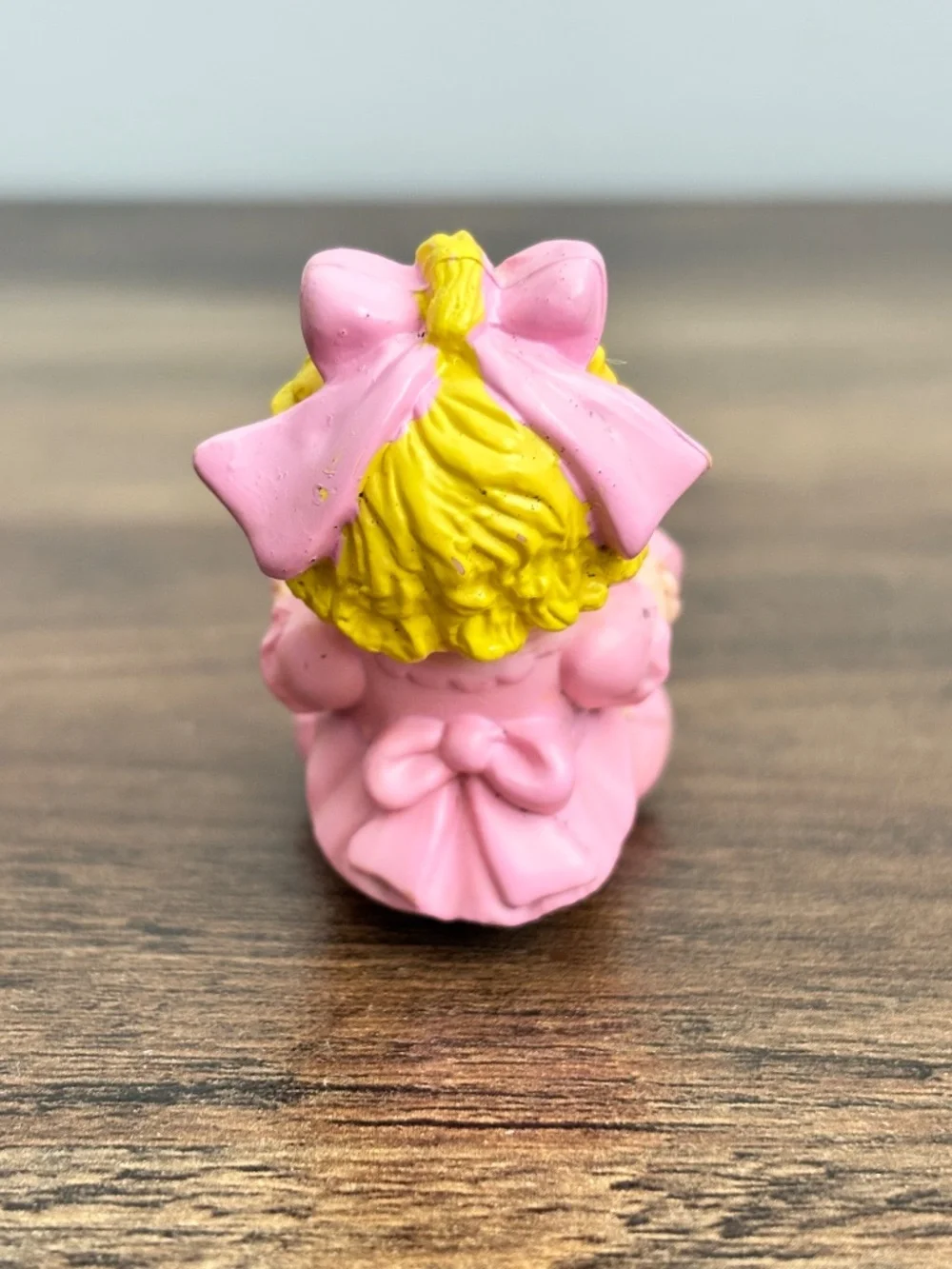 VINTAGE 1986 McDonalds Miss Piggy Figure Happy Meal Toy Sitting Muppet Babies